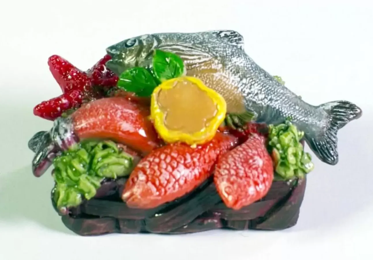 Cesto Con Pesce In Resina 5X3X2,5Cm